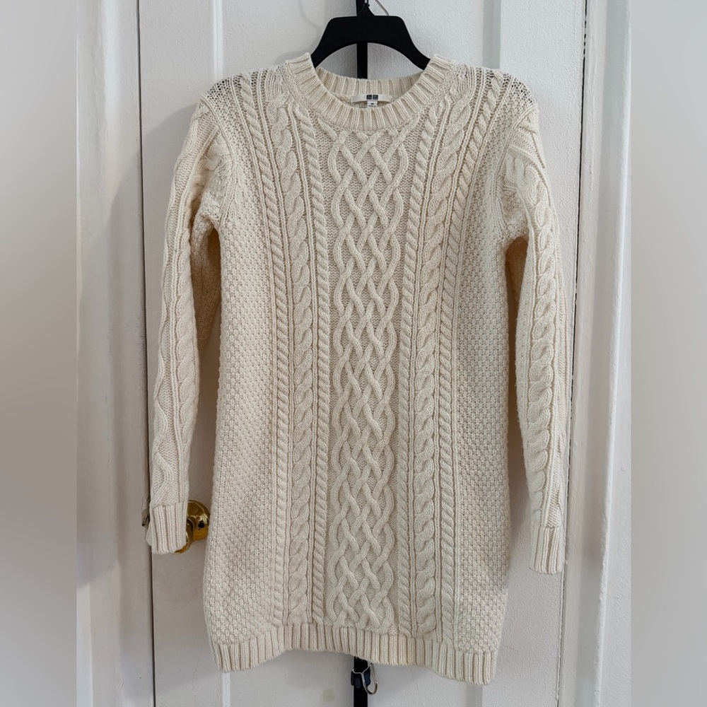 Uniqlo Cream Cable Knit Sweater